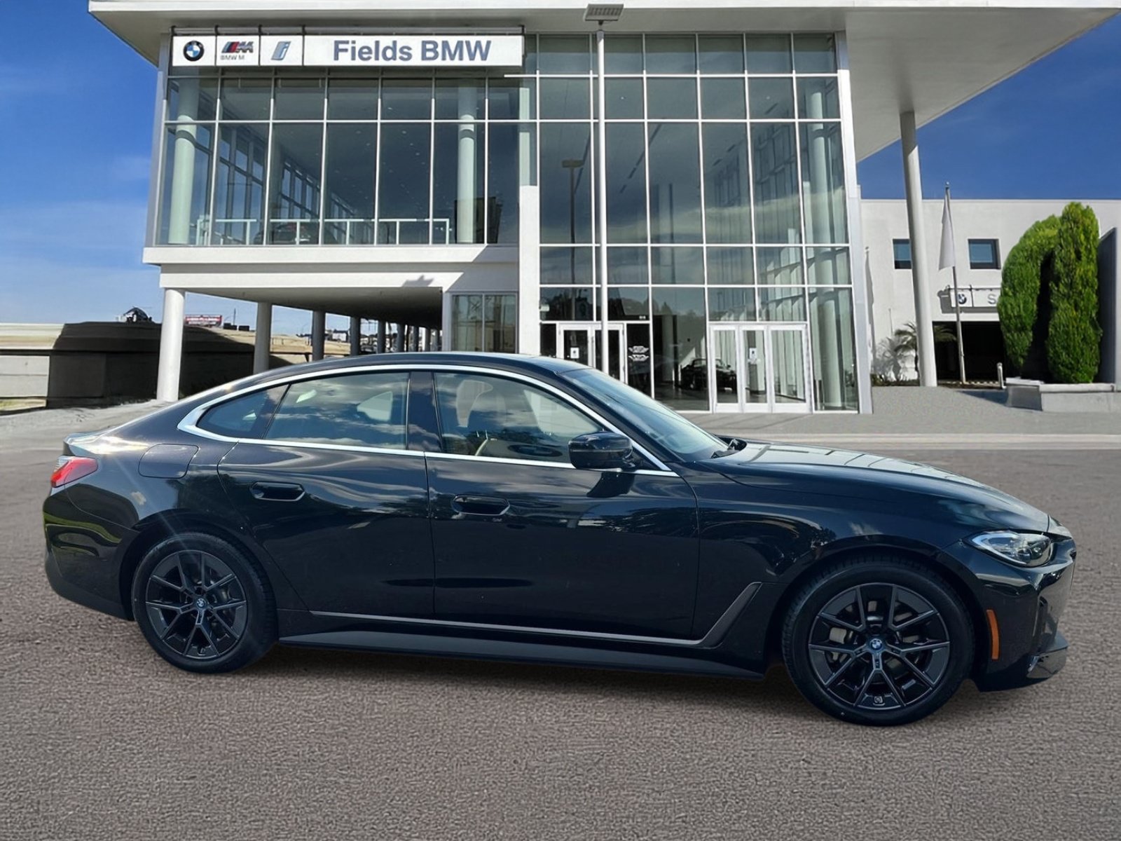 Used 2024 BMW i4 eDrive40 w/ Premium Package RWD image 1
