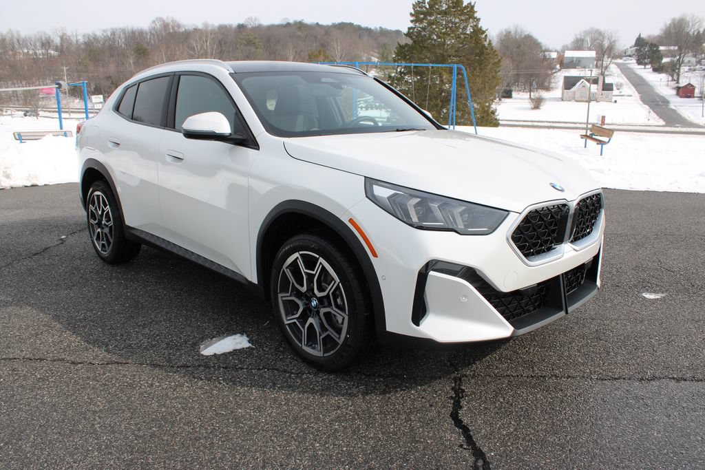 New 2026 BMW X2 xDrive28i AWD/4WD image 2