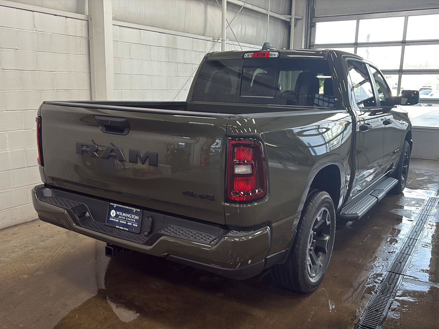 New 2026 RAM 1500 Express AWD/4WD image 3