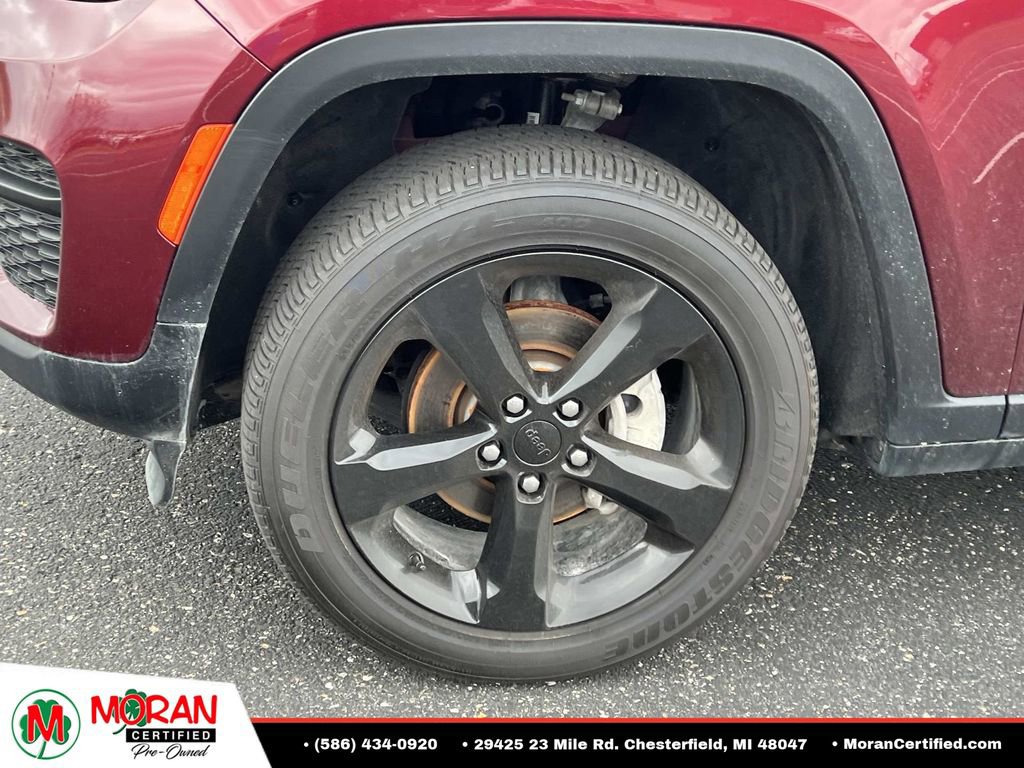 Used 2024 Jeep Grand Cherokee Altitude AWD/4WD image 10