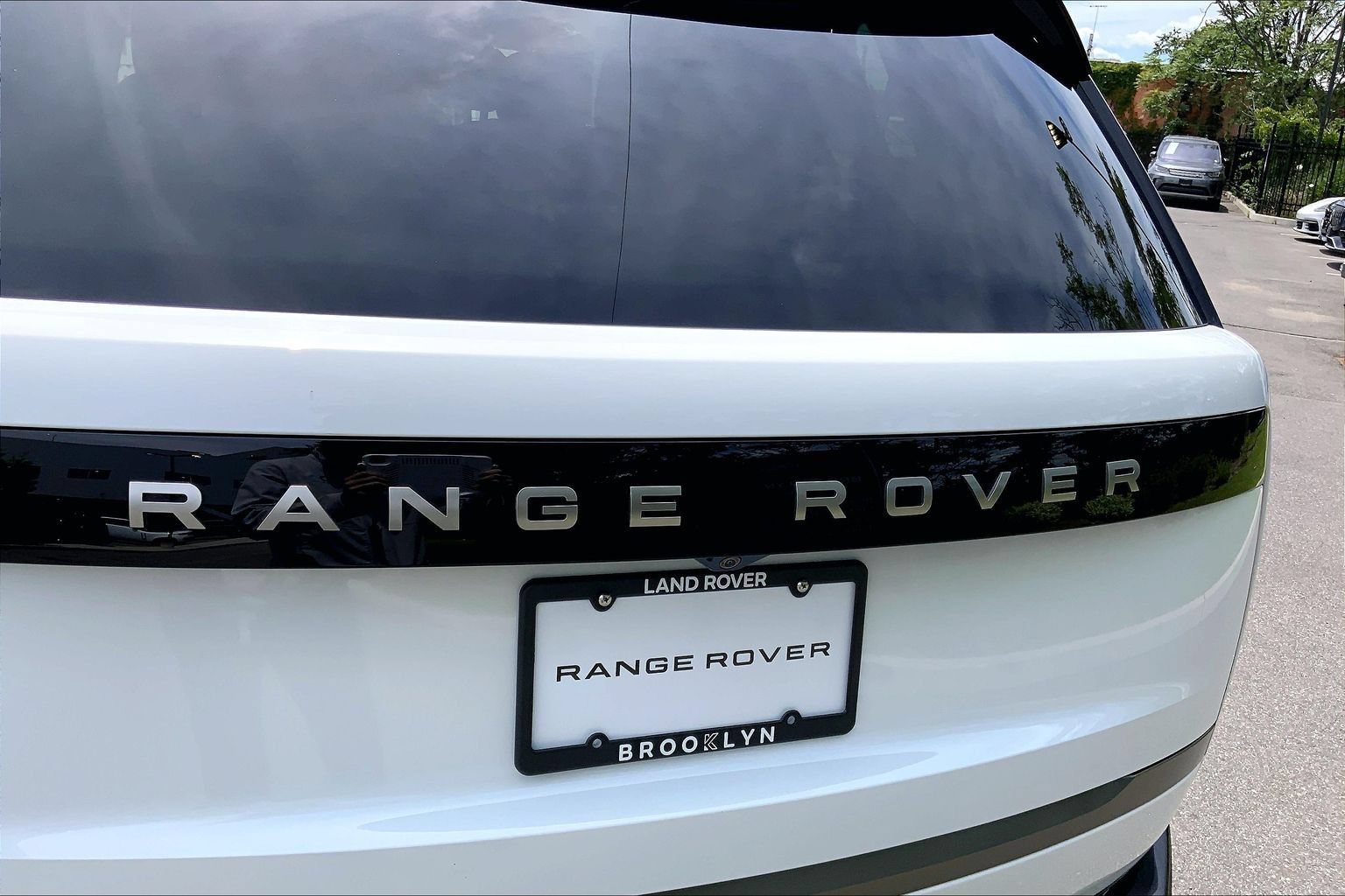 Certified 2025 Land Rover Range Rover Long Wheelbase SE AWD/4WD image 31