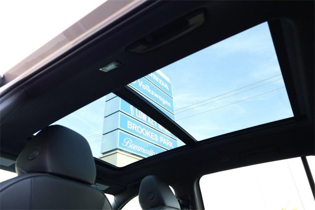 New 2026 Volkswagen Tiguan SE R-Line image 10