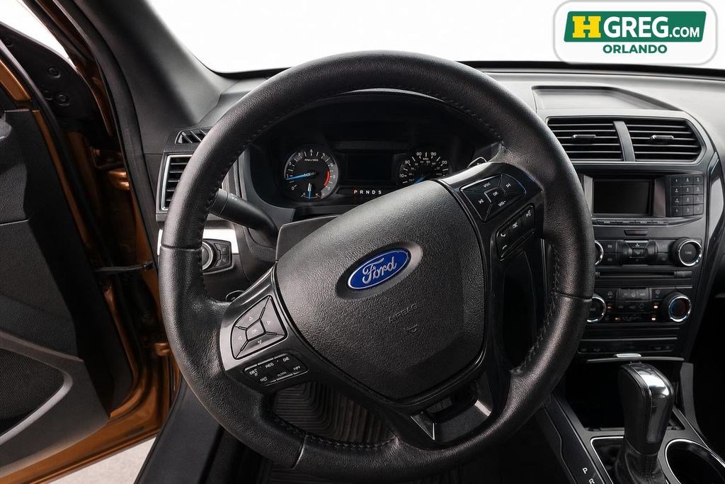 Used 2017 Ford Explorer XLT AWD/4WD image 11