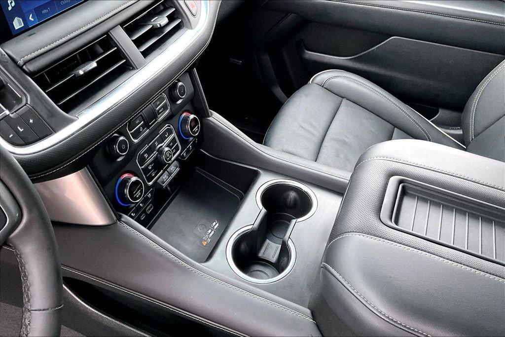 Used 2024 Chevrolet Suburban Premier image 18