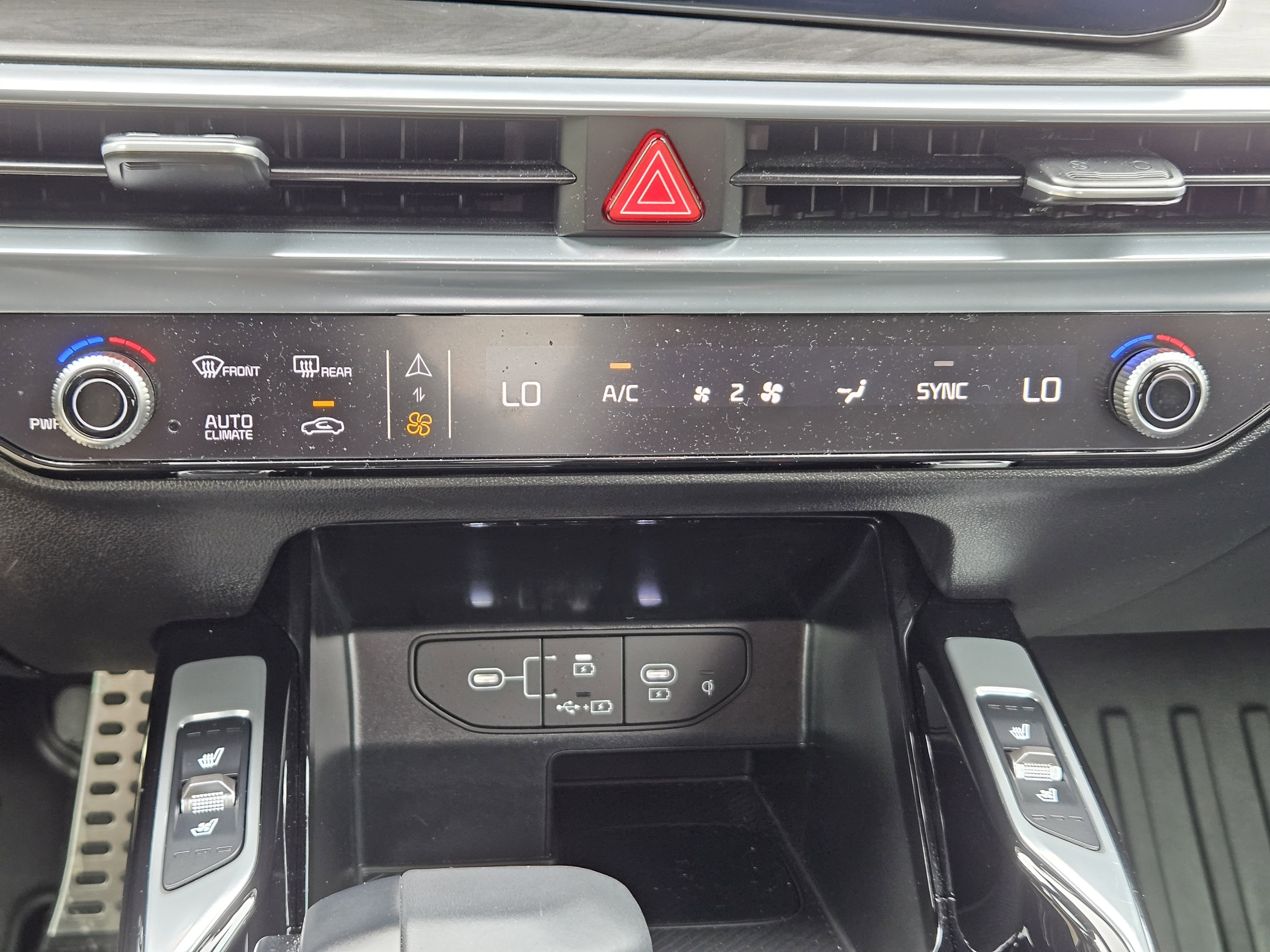 Used 2025 Kia Sorento SX Prestige image 19