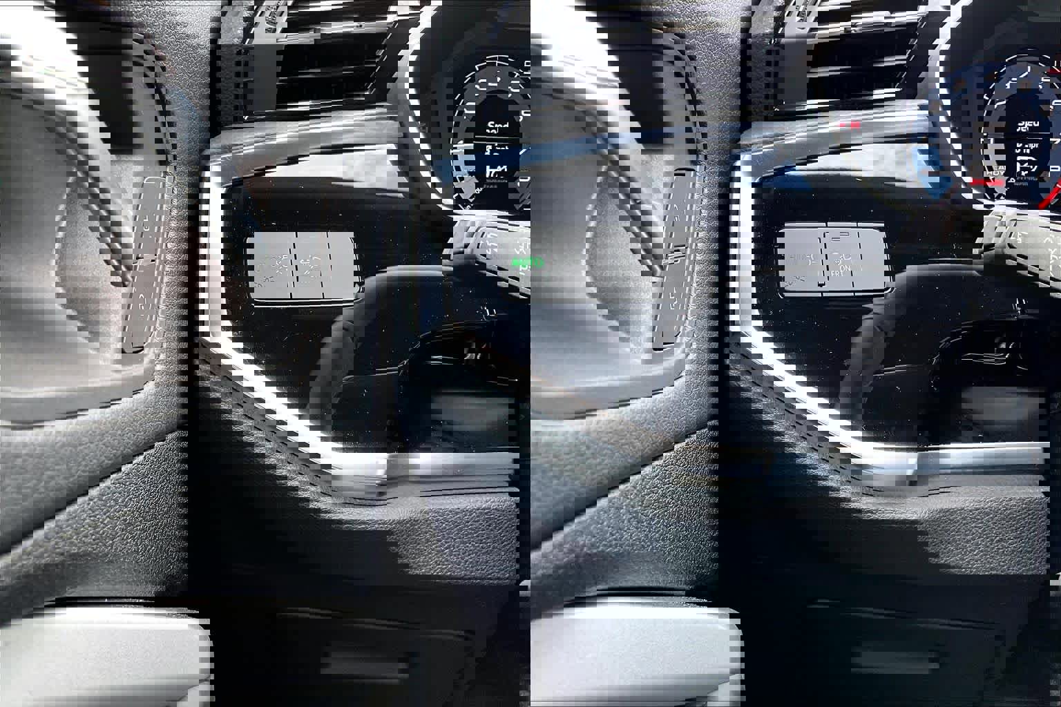 Used 2024 Audi Q3 2.0T Premium image 36