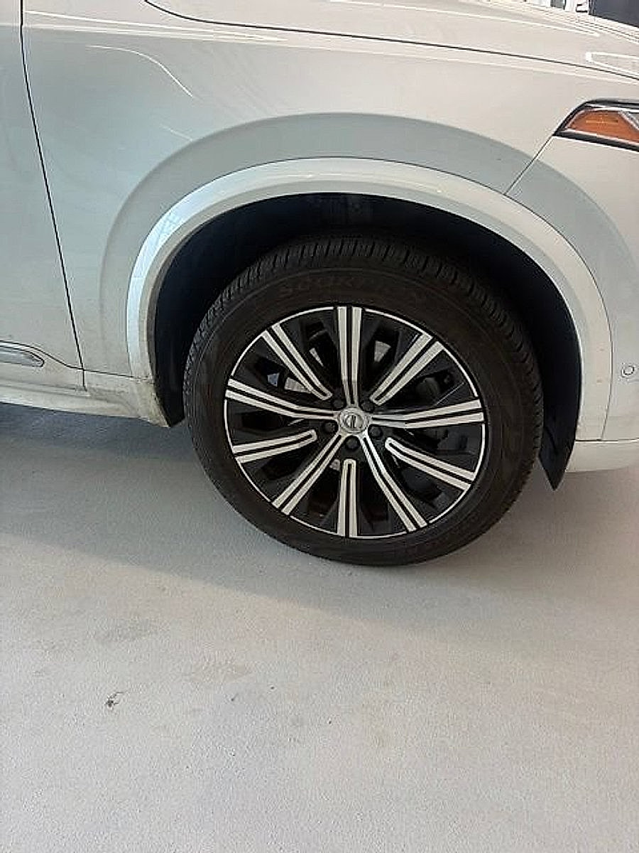 Used 2023 Volvo XC90 B6 Plus AWD/4WD image 4