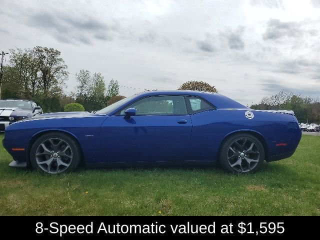 Used 2019 Dodge Challenger R/T RWD image 3