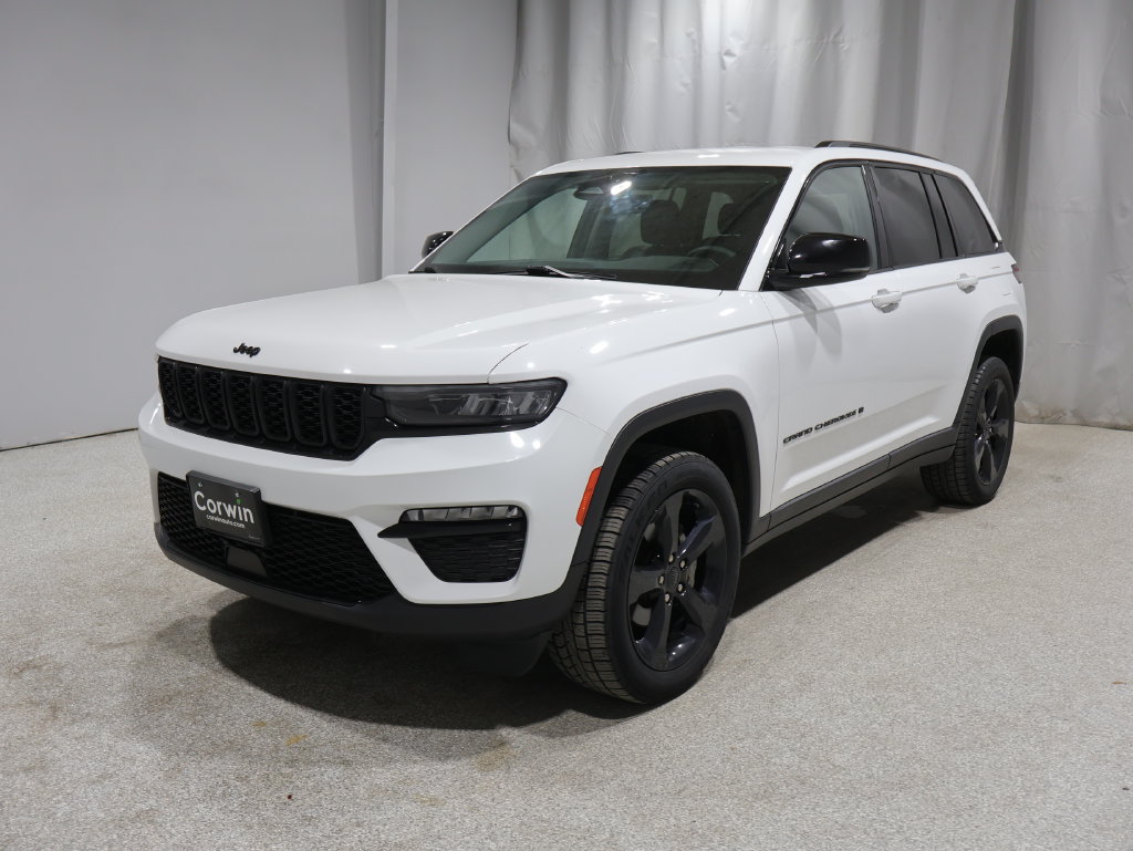 Used 2023 Jeep Grand Cherokee Limited w/ Black Appearance Package AWD/4WD image 6