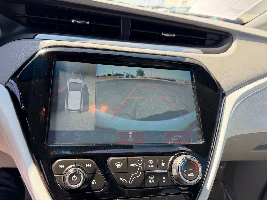 Used 2019 Chevrolet Bolt Premier w/ Infotainment Package FWD image 27