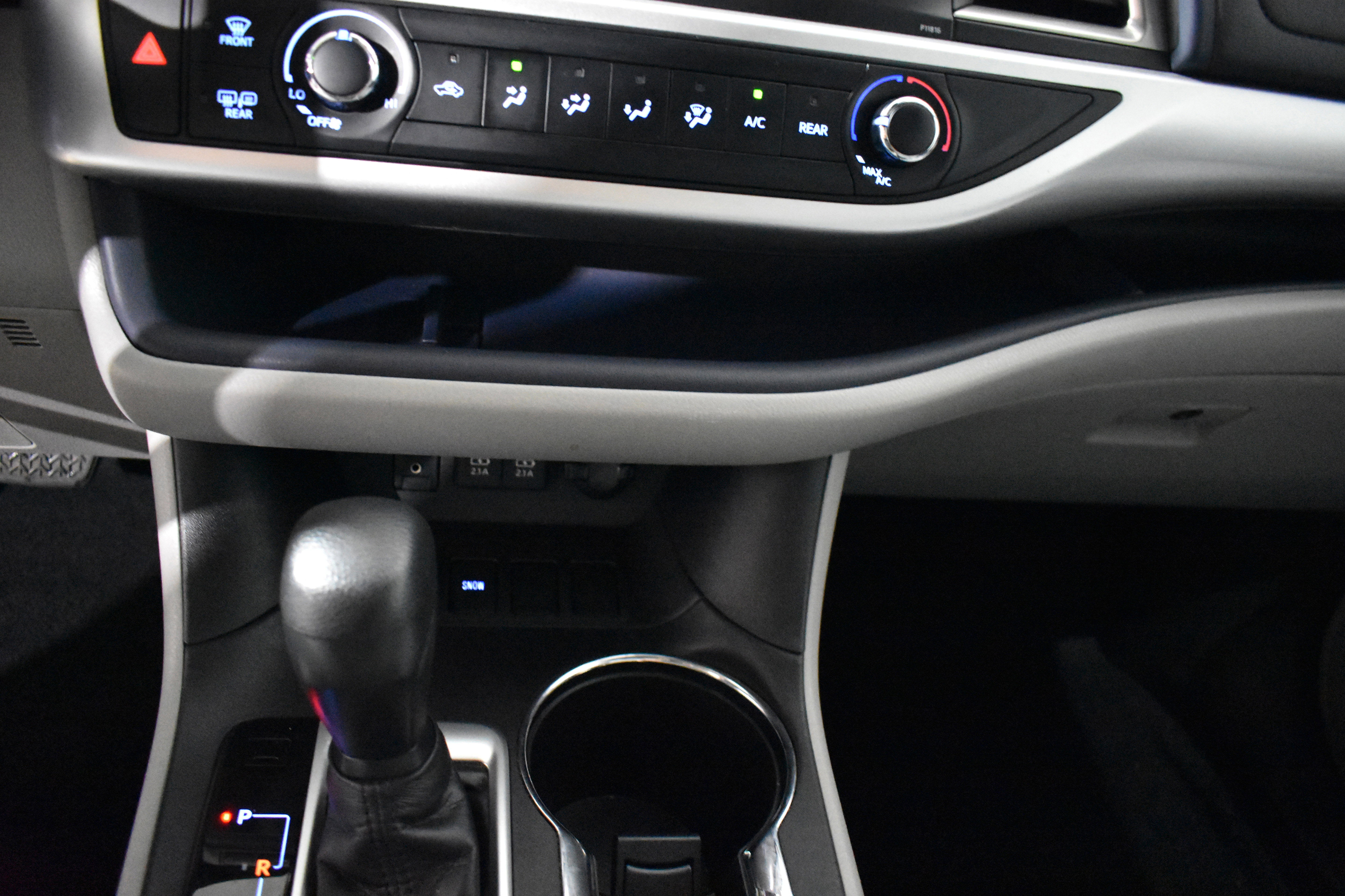 Used 2019 Toyota Highlander LE image 23
