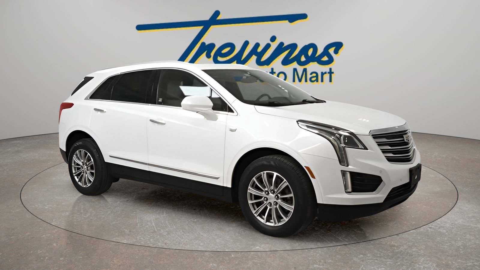 Used 2017 Cadillac XT5 Luxury w/ Driver Awareness Package image 1