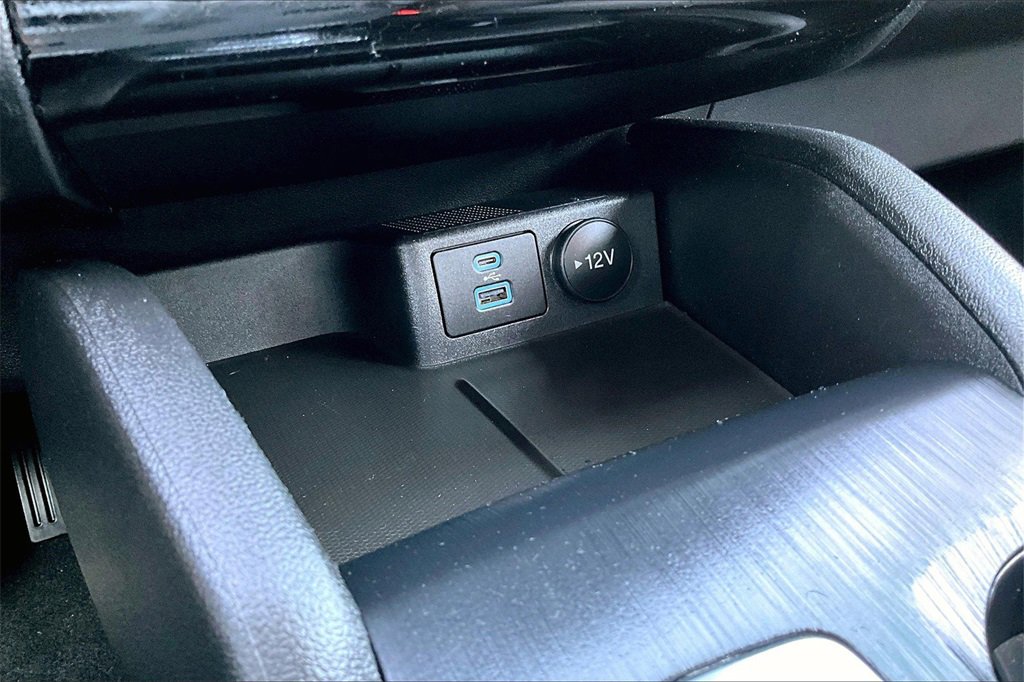 Certified 2022 Ford Escape SE w/ Cold Weather Package image 29