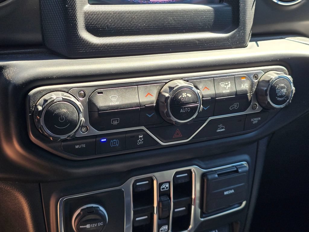 Used 2023 Jeep Wrangler Unlimited AWD/4WD image 22