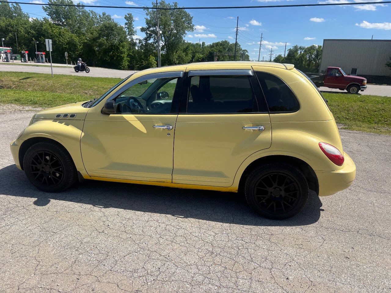 Used 2007 Chrysler PT Cruiser Limited FWD image 7