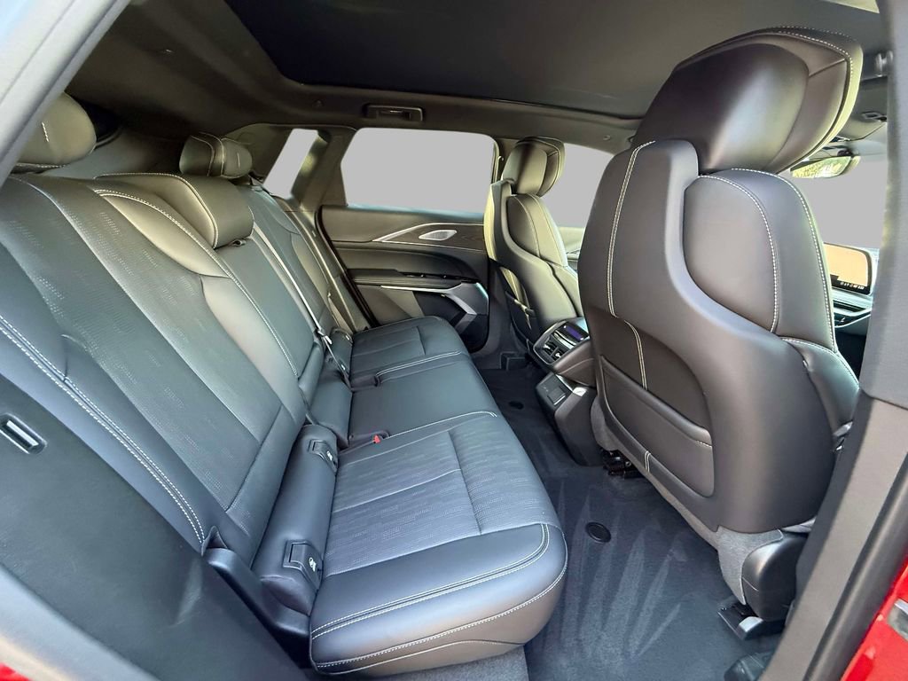 Used 2024 Cadillac Lyriq Luxury w/ LPO, Floor Liner Package image 15