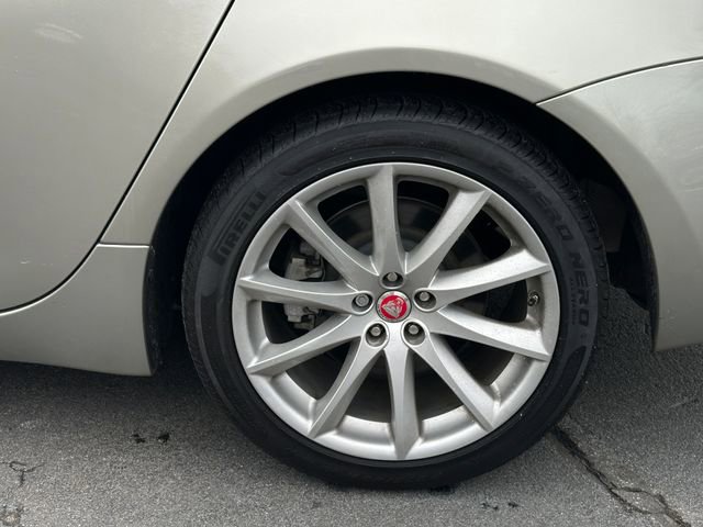 Used 2014 Jaguar XJ AWD image 9