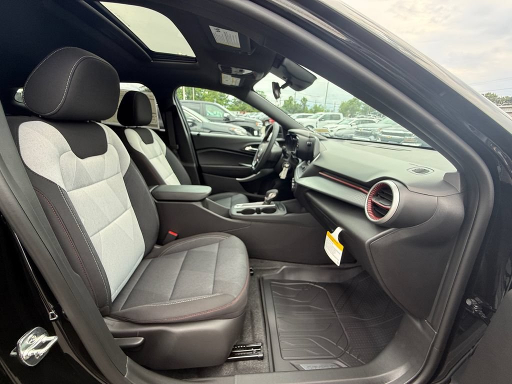 New 2026 Chevrolet Trax RS w/ Sunroof Package FWD image 26
