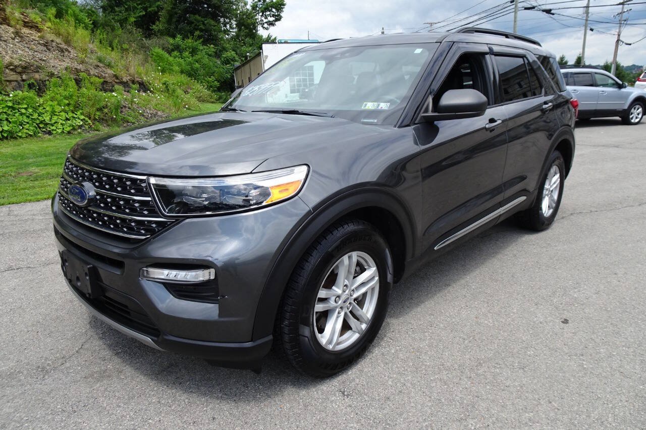 Used 2020 Ford Explorer XLT w/ Equipment Group 202A AWD/4WD image 2