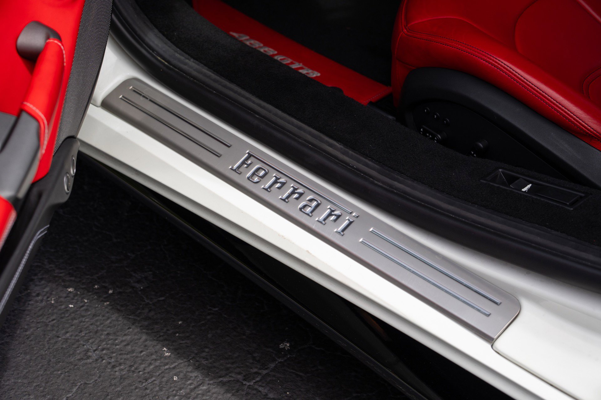 Used 2016 Ferrari 488 GTB RWD image 37