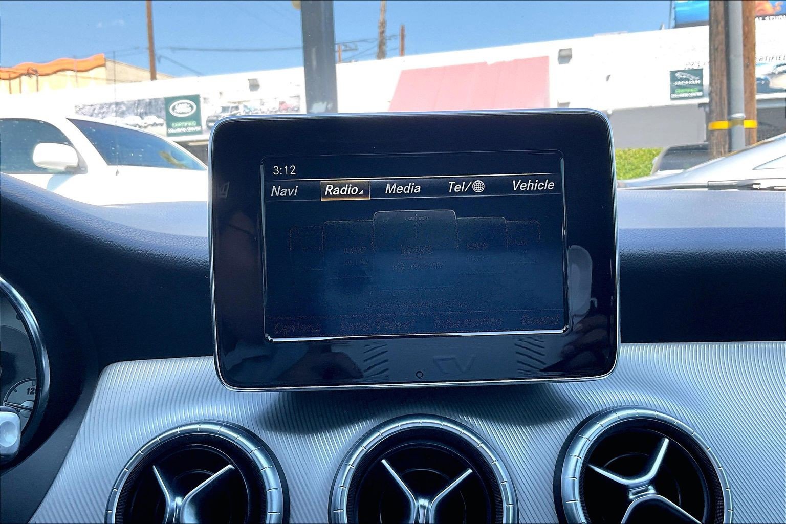 Used 2015 Mercedes-Benz CLA 250 image 27