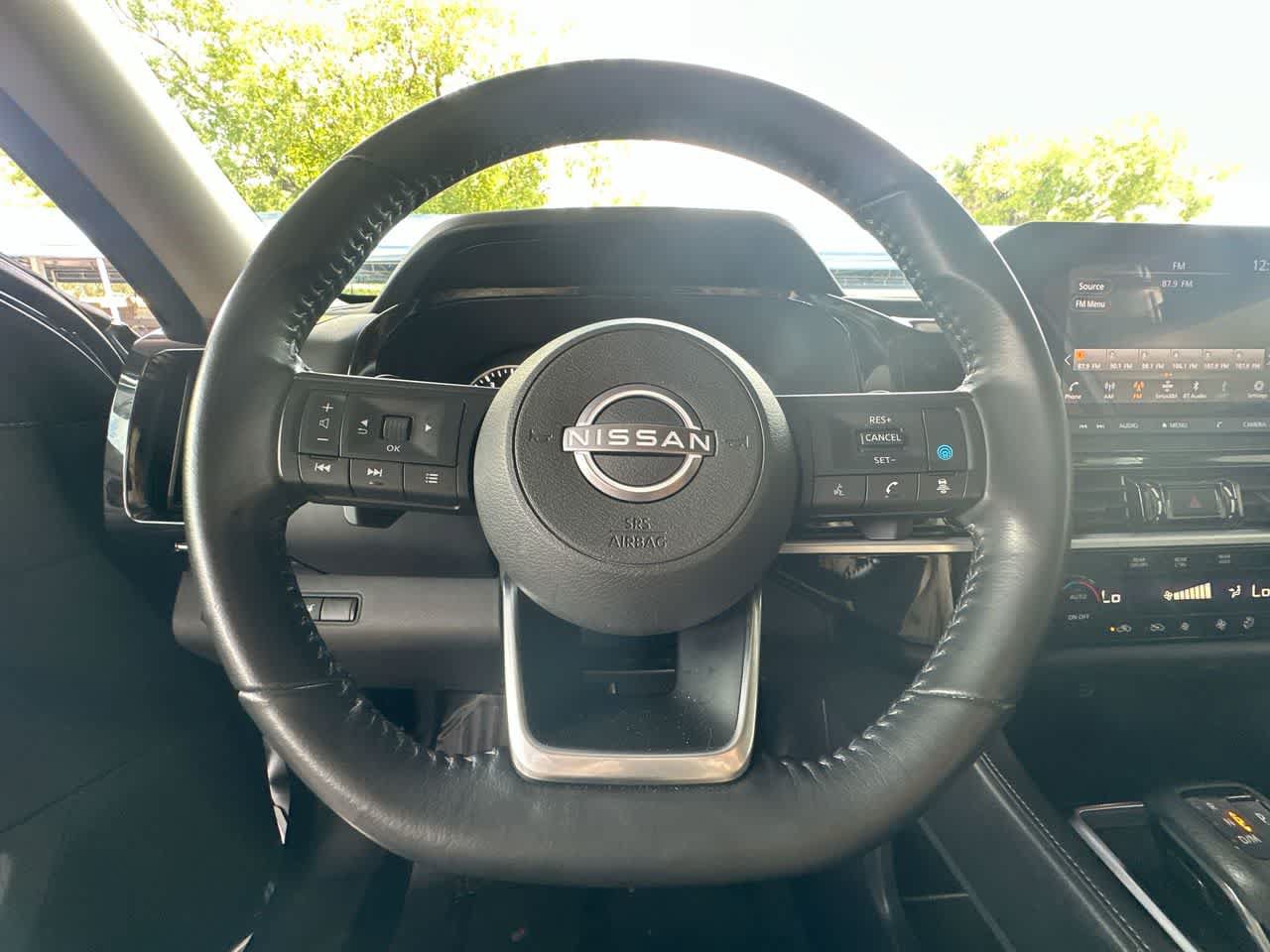 Used 2025 Nissan Pathfinder SV AWD/4WD image 15