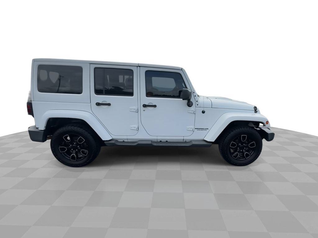Used 2017 Jeep Wrangler Unlimited Sahara AWD/4WD image 9