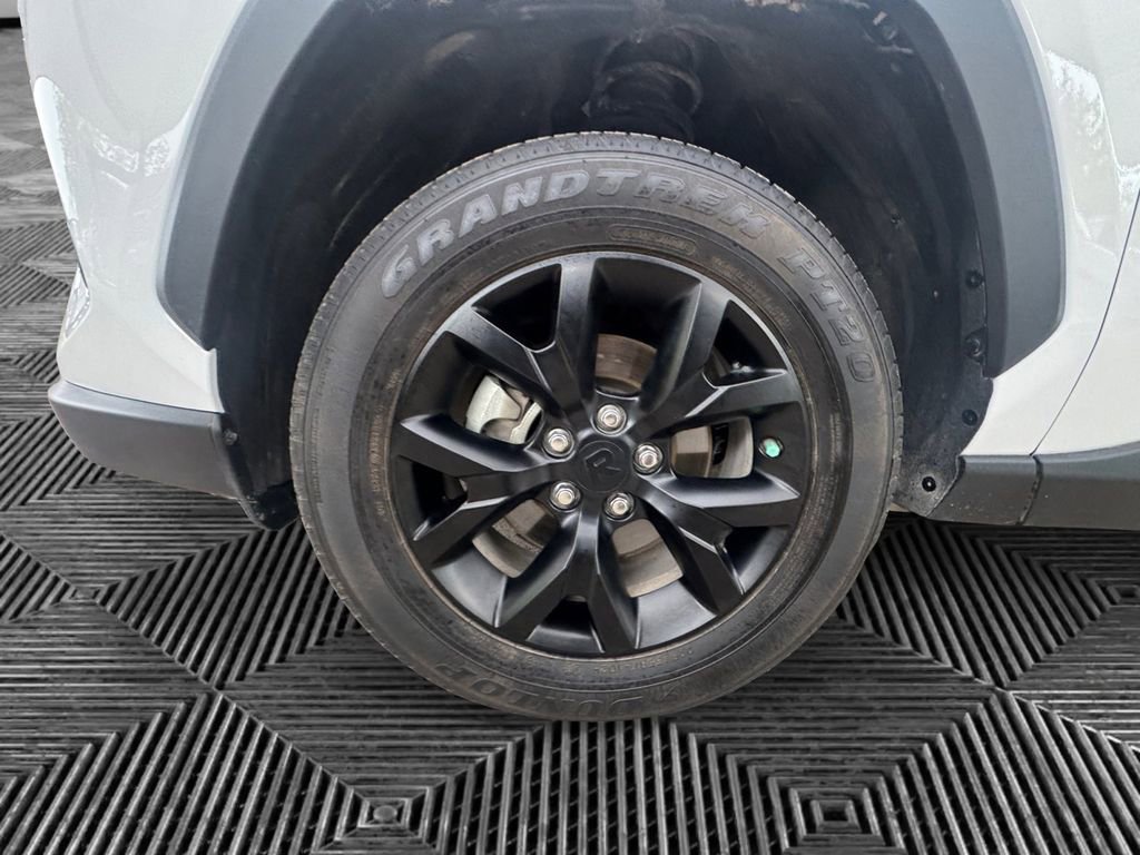Used 2025 Toyota RAV4 LE FWD image 9
