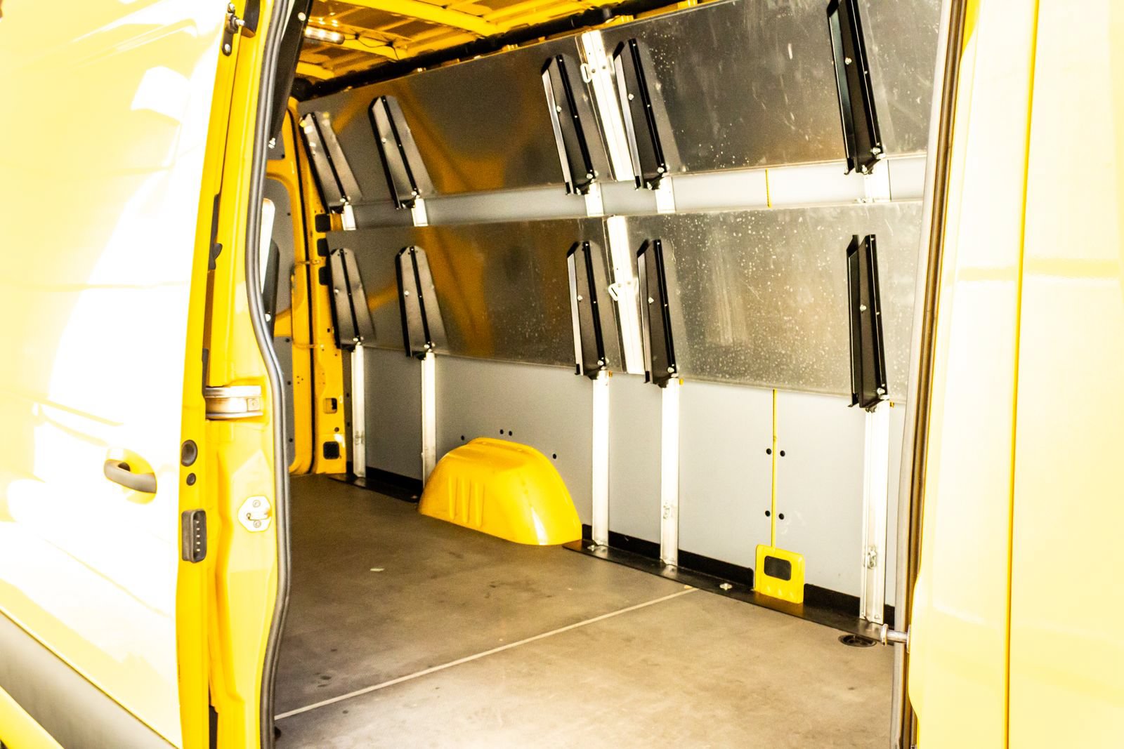 Used 2021 Mercedes-Benz Sprinter 2500 image 19
