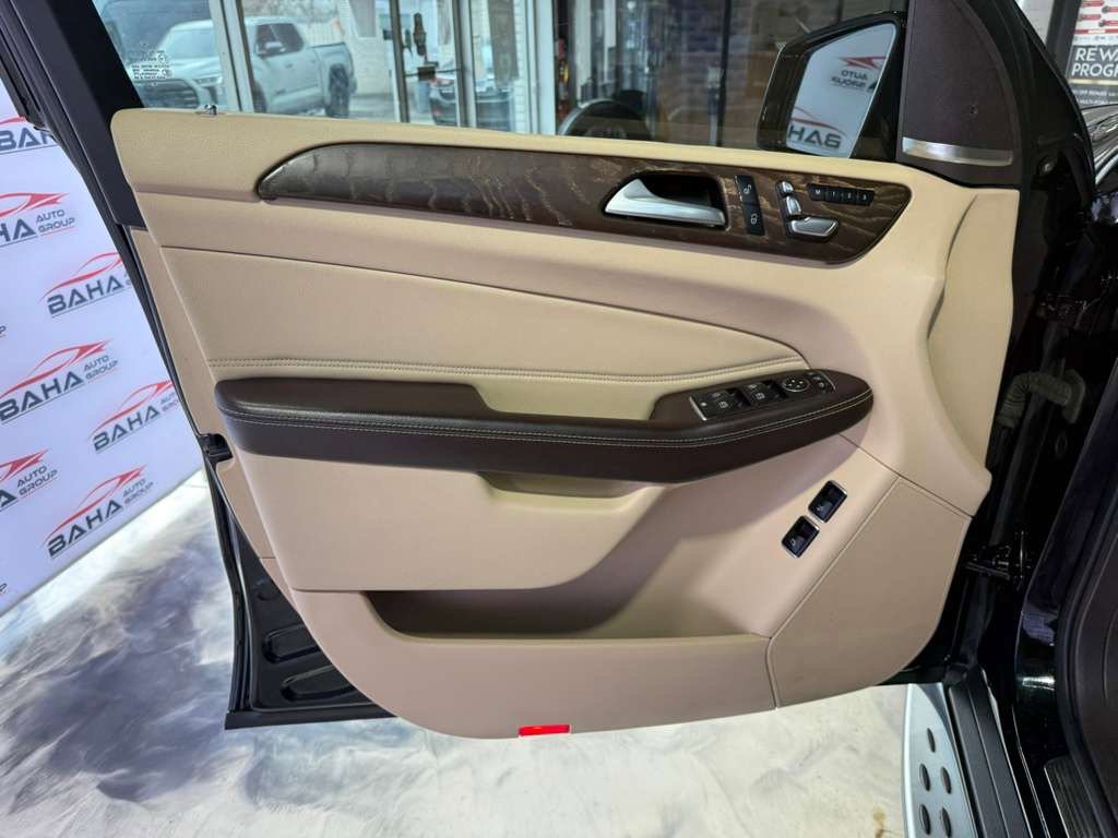 Used 2019 Mercedes-Benz GLS 450 4MATIC image 37