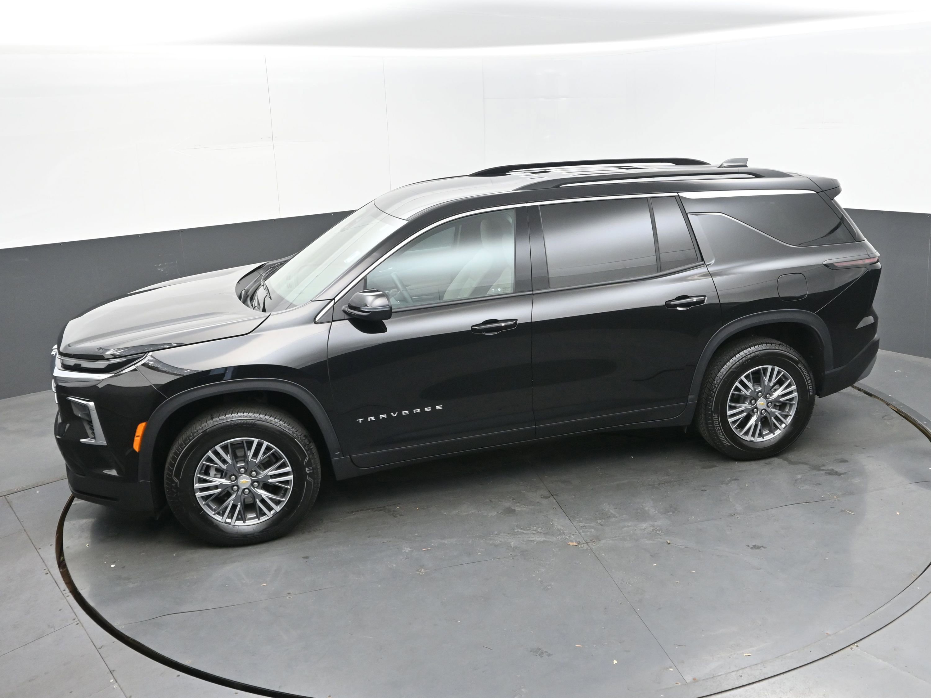 Certified 2025 Chevrolet Traverse LT image 35