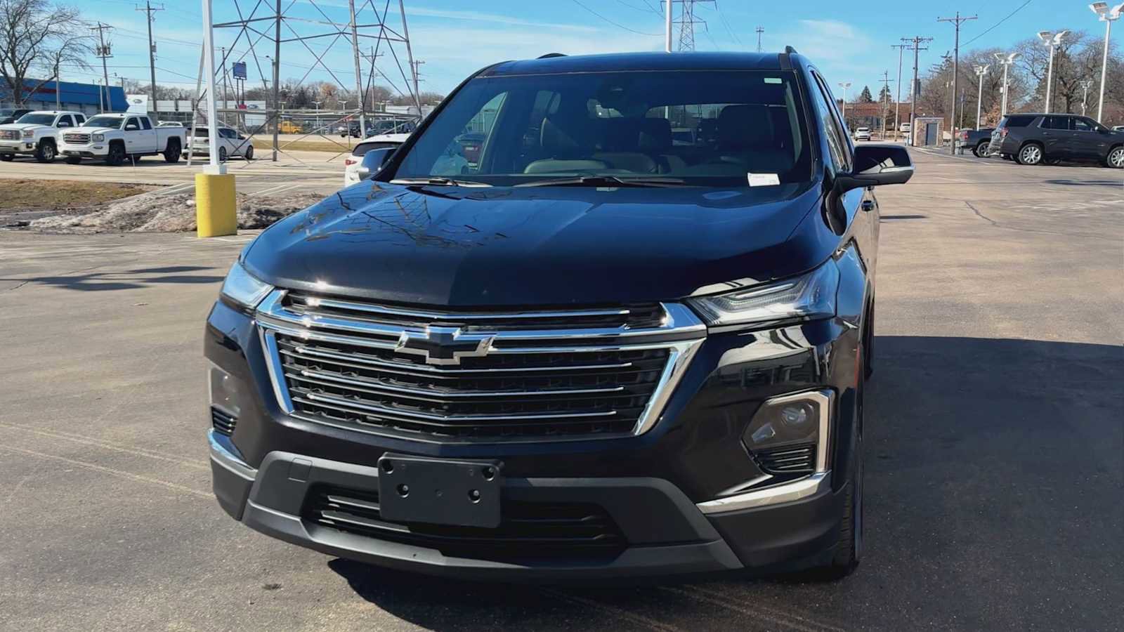 Certified 2023 Chevrolet Traverse LT w/ Rear Camera Mirror Package image 7