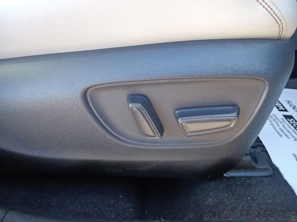 Used 2024 Toyota RAV4 Limited image 31