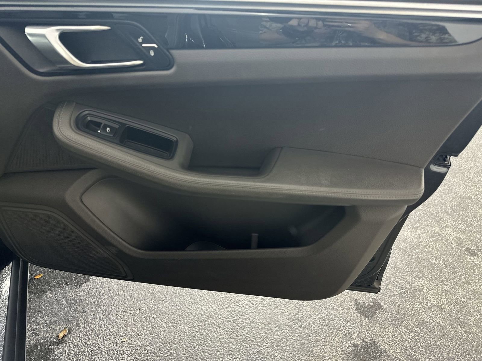 Used 2017 Porsche Macan S image 32