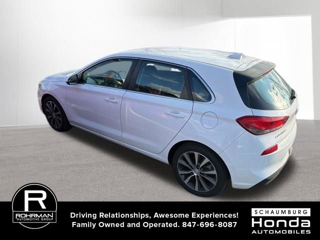 Used 2018 Hyundai Elantra GT image 3