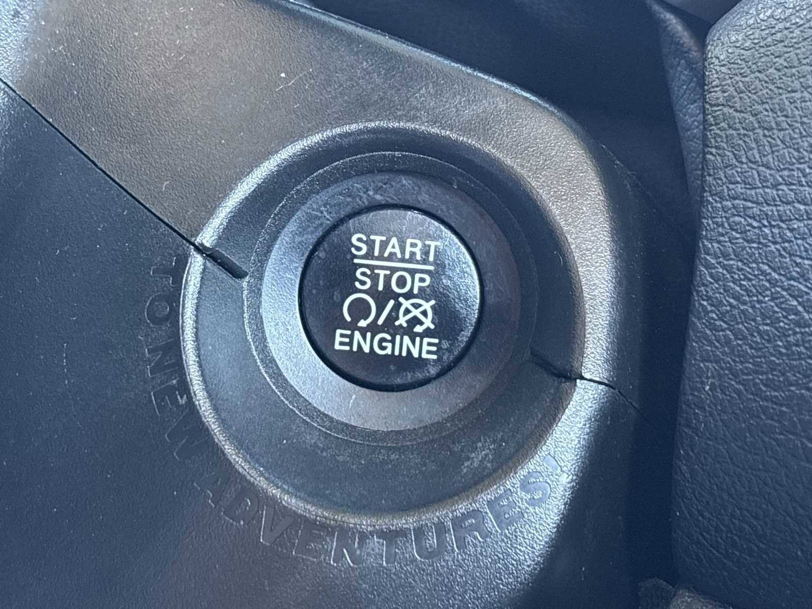 Used 2020 Jeep Renegade Altitude w/ UConnect 8.4 Nav Group image 24