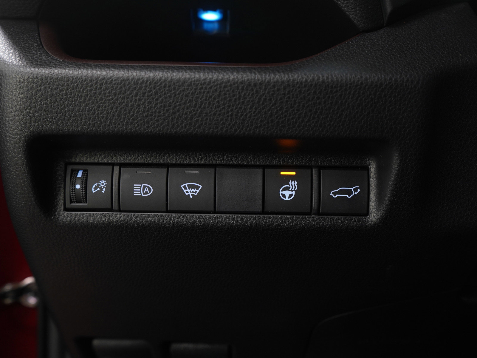 Used 2020 Toyota RAV4 Limited image 27