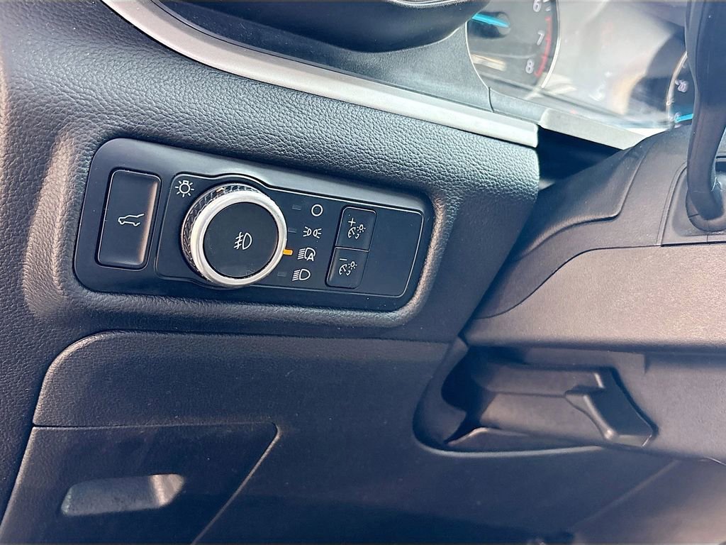 Used 2024 Ford Explorer XLT w/ Equipment Group 202A image 10