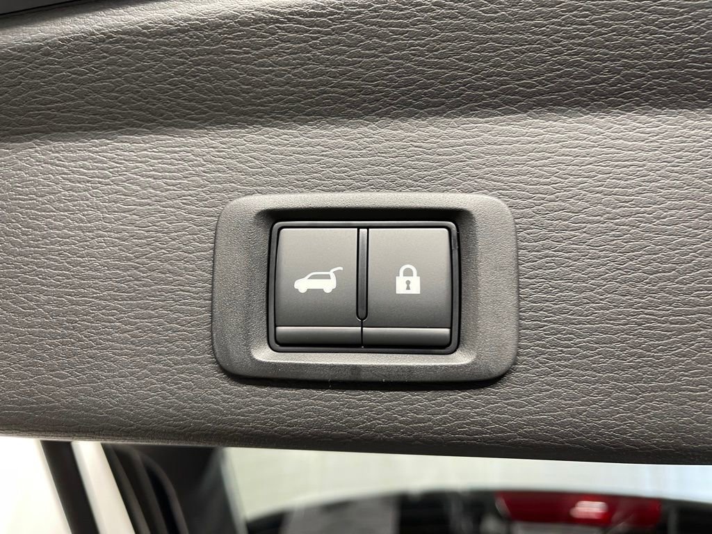 New 2025 Mitsubishi Outlander SE image 35