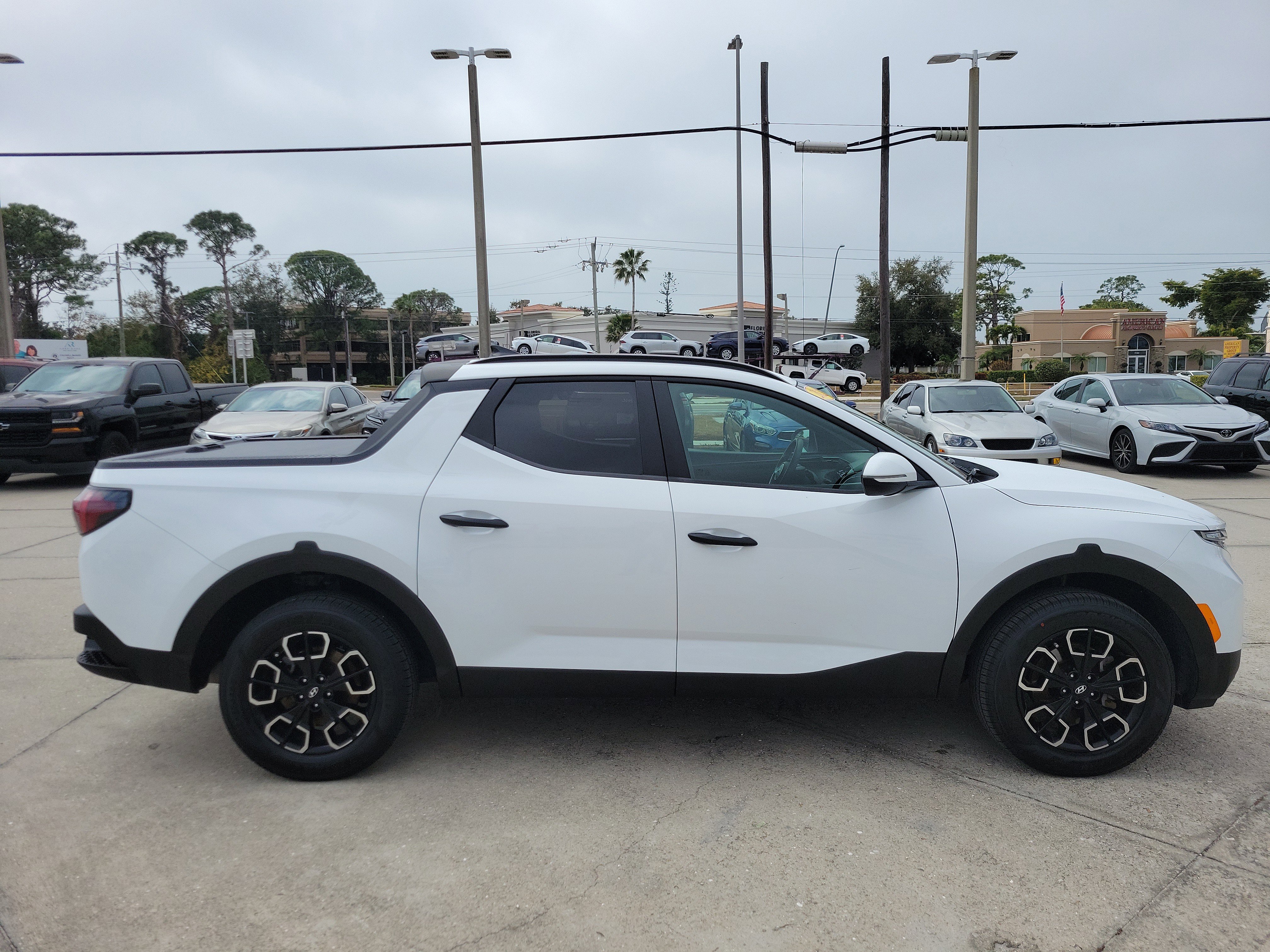 Used 2022 Hyundai Santa Cruz SEL w/ Activity Package image 3