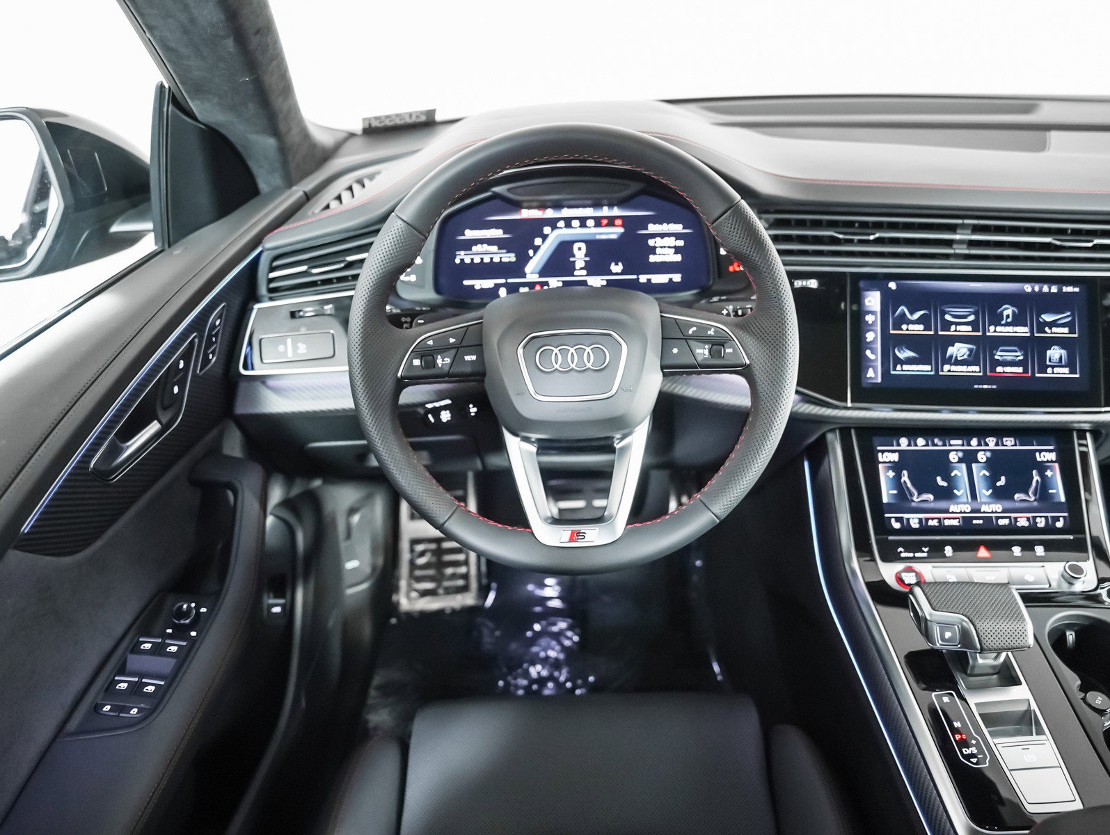 New 2026 Audi SQ8 Prestige image 14