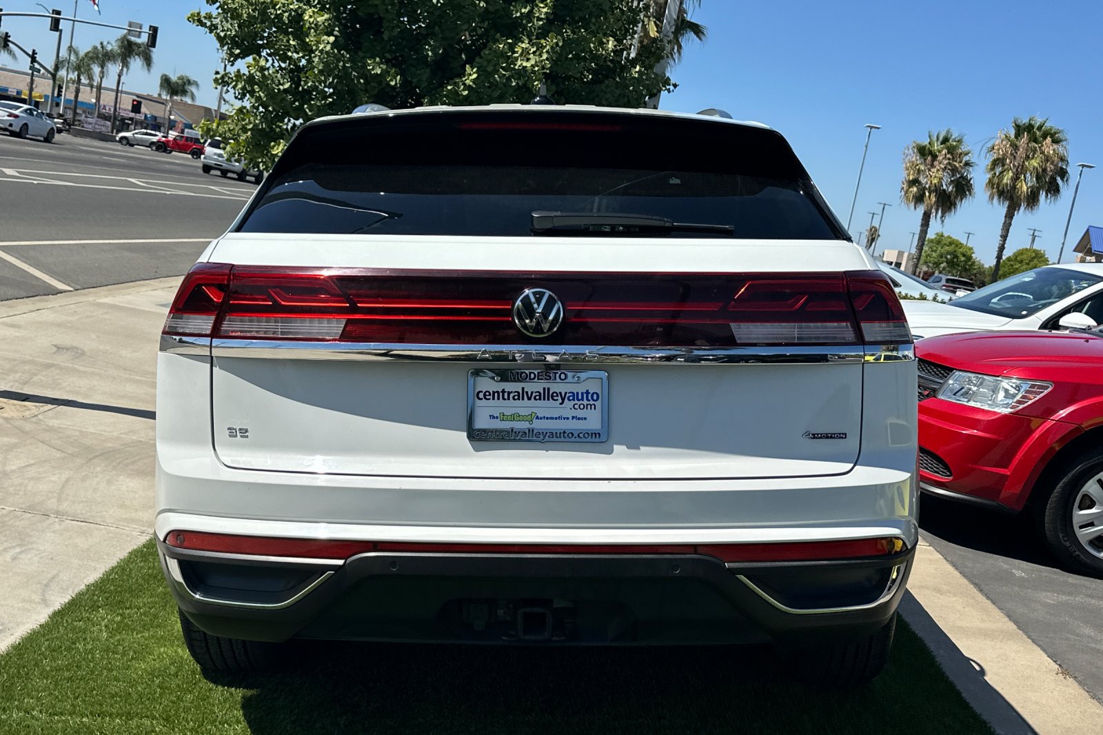 Certified 2024 Volkswagen Atlas Cross Sport SE AWD/4WD image 5
