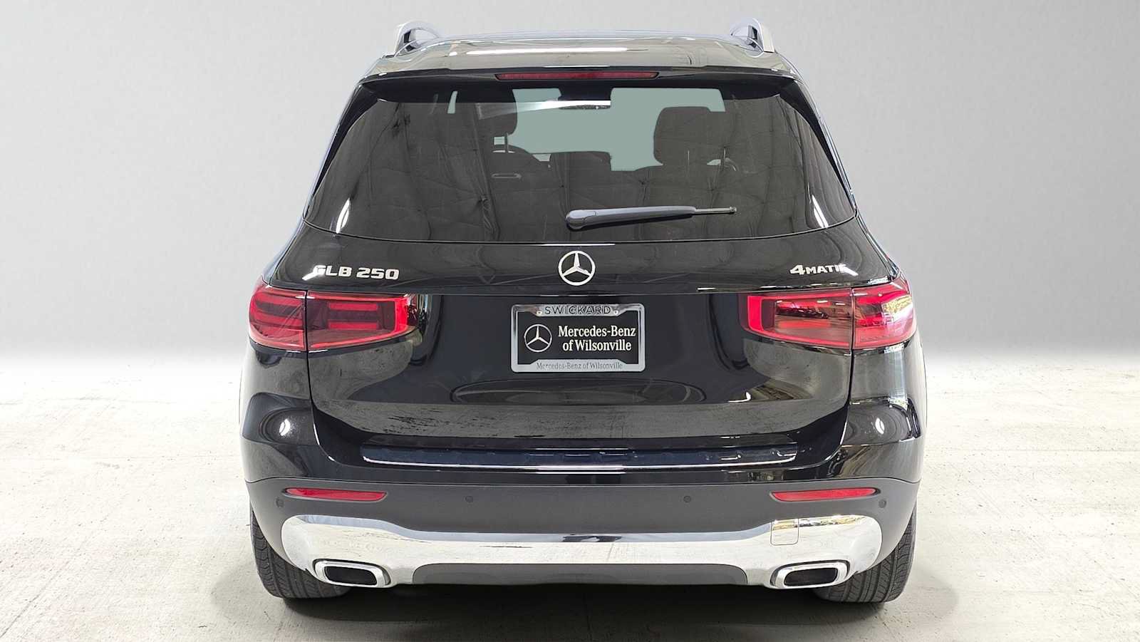 Used 2026 Mercedes-Benz GLB 250 4MATIC image 5