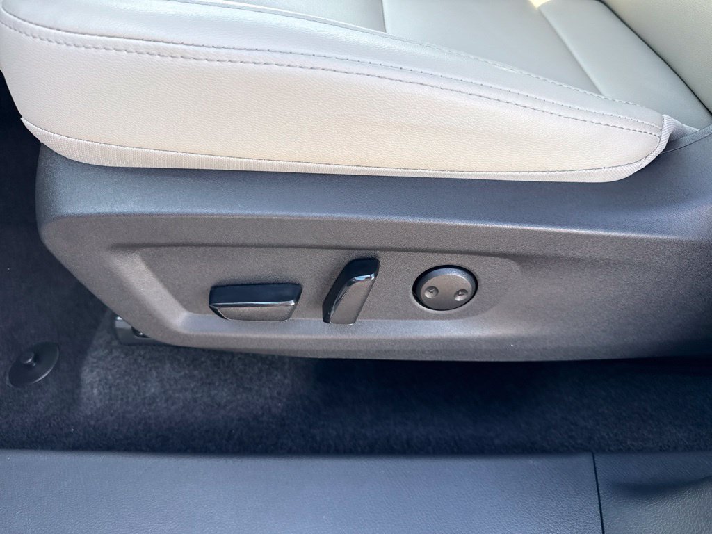 Certified 2025 Nissan Murano SV AWD/4WD image 16