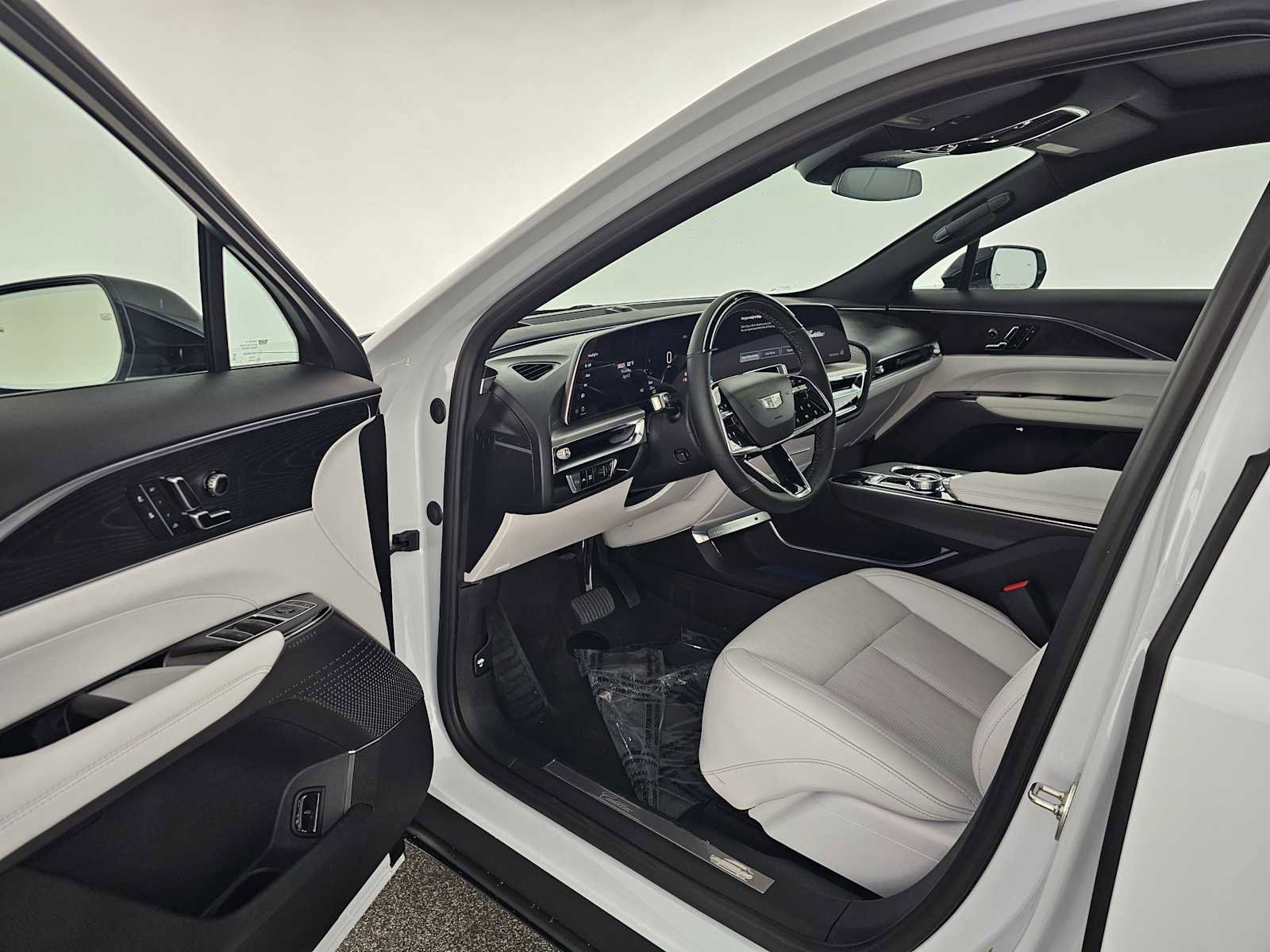 New 2026 Cadillac Lyriq Luxury image 19