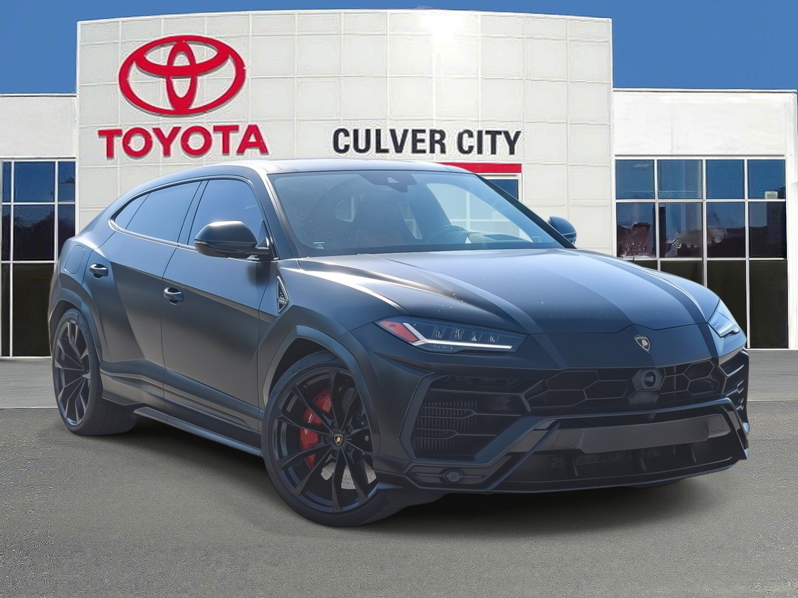 Used 2021 Lamborghini Urus image 1