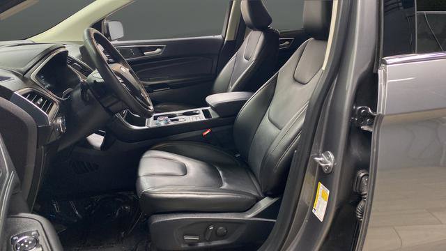 Used 2021 Ford Edge Titanium w/ Class II Trailer Tow Package image 9