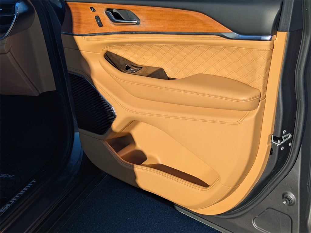 Used 2022 Jeep Grand Cherokee Summit image 13