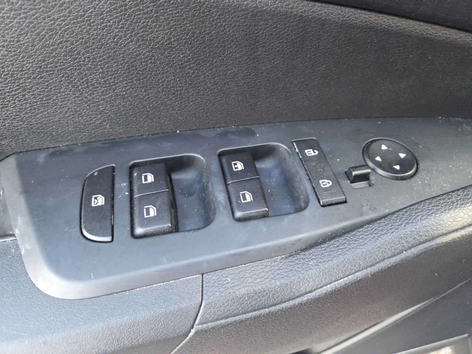 Used 2023 Kia Sportage LX image 24