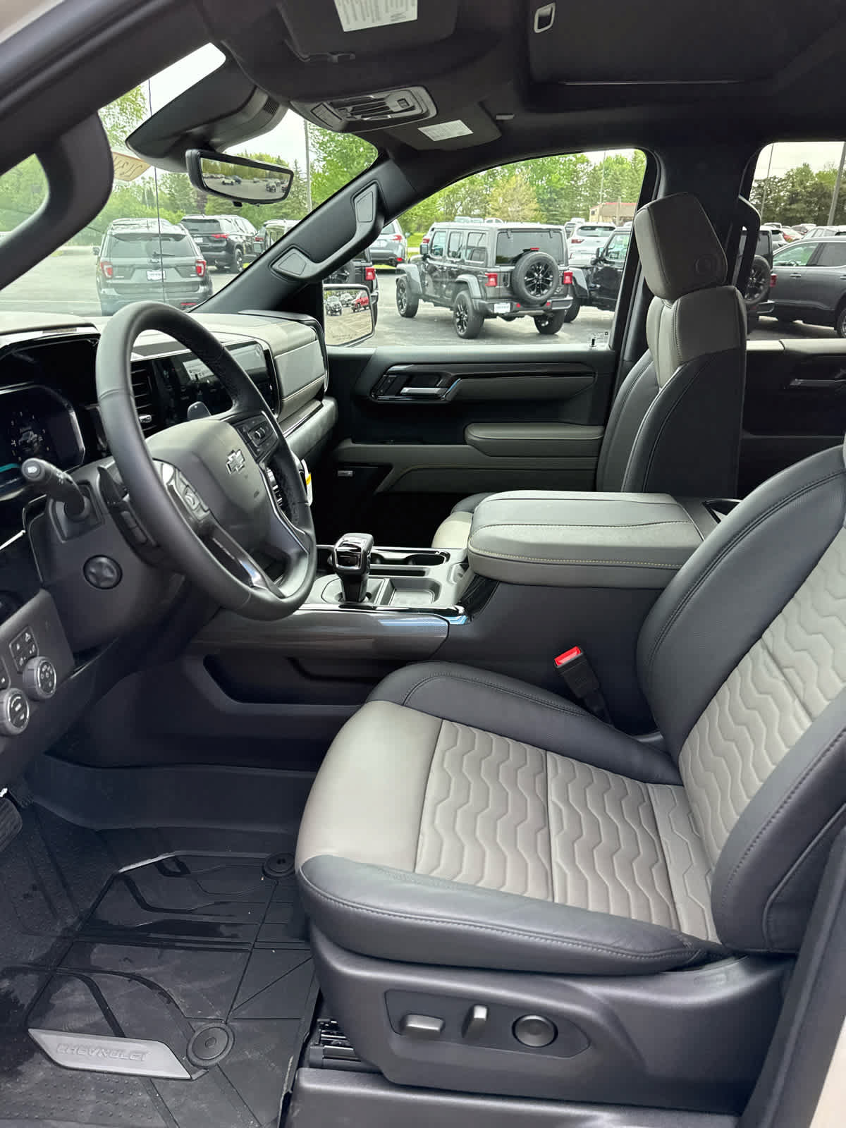 New 2026 Chevrolet Silverado 1500 ZR2 w/ LPO, Dark Essentials Package AWD/4WD image 5